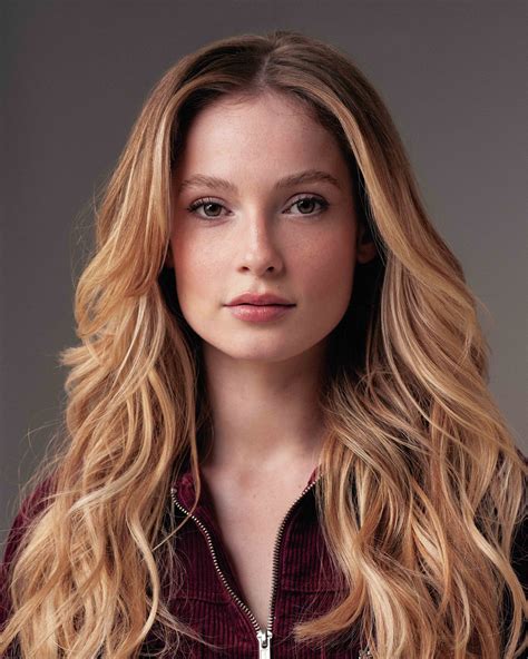 Hannah (@.
